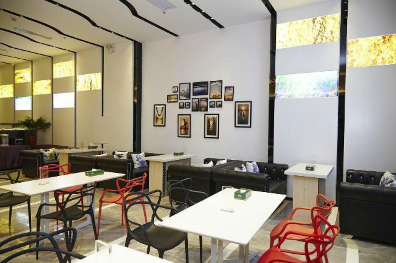 Lavande Hotel Zhuhai Gongbei Port Square Exterior photo