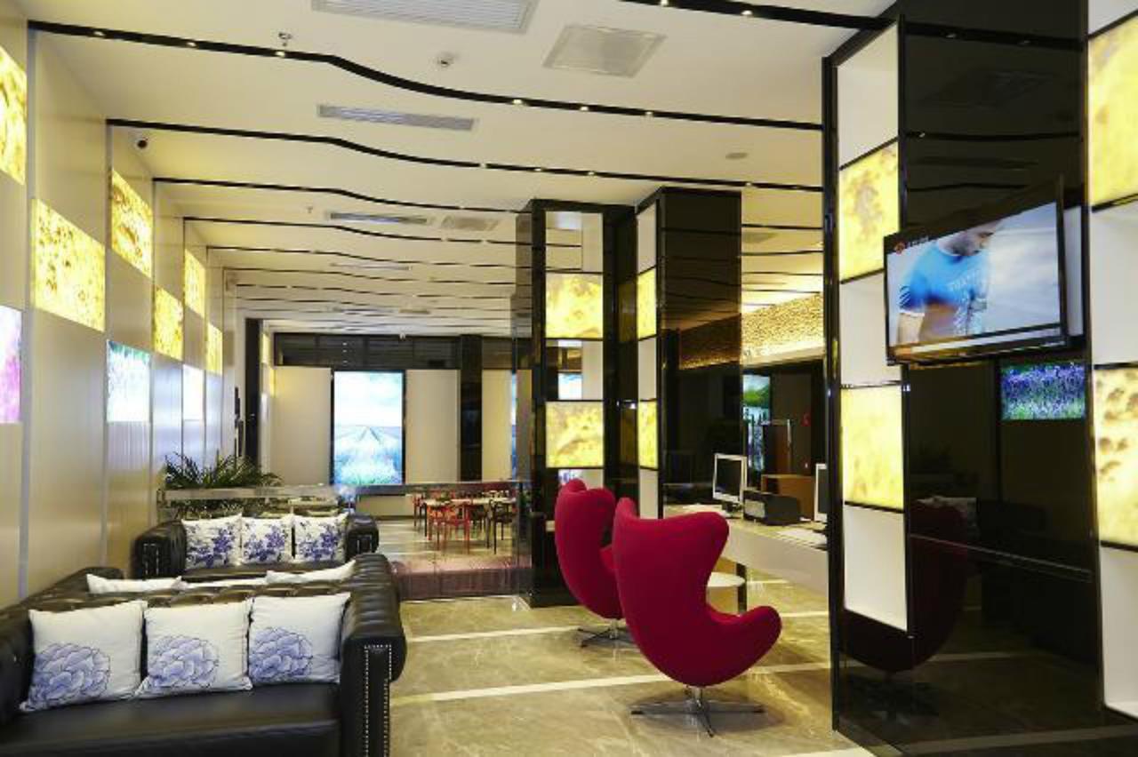 Lavande Hotel Zhuhai Gongbei Port Square Exterior photo